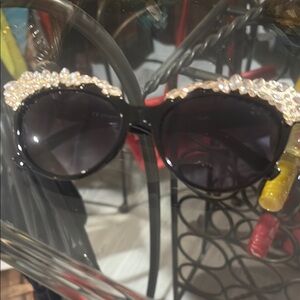 Elegant Black and Gold Embellished Sunglasses